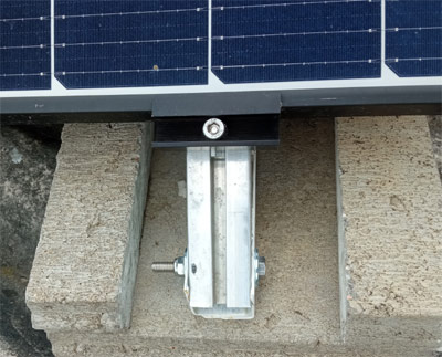 Solar Modulklemme auf Profil Schiene